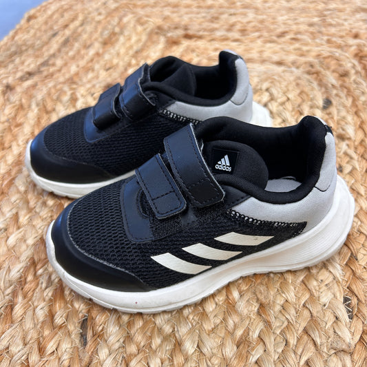 B&W Mesh Velcro Running Shoes