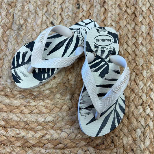 Cream/Black Leaf Sandals