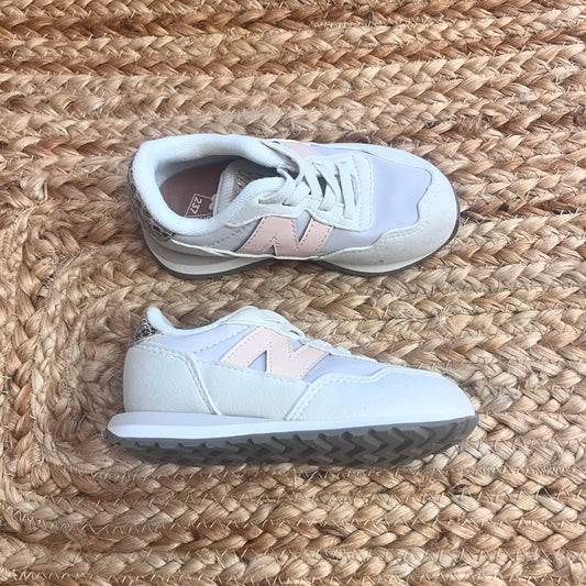 White & Rose 237 Bungee Sneakers