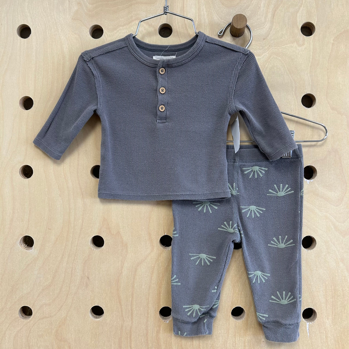 Grey Ribbed Suns Outfit