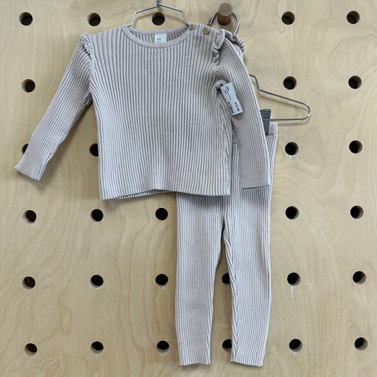Cream Ribbed Knit Outfit