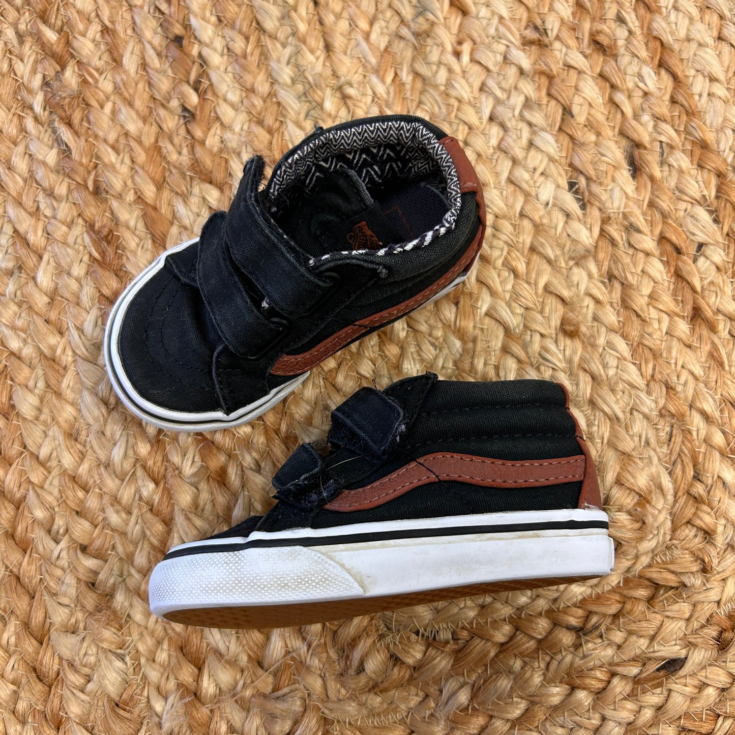 Black & Brown Velcro Mid Shoes