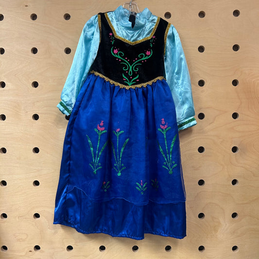 Anna Dress Up