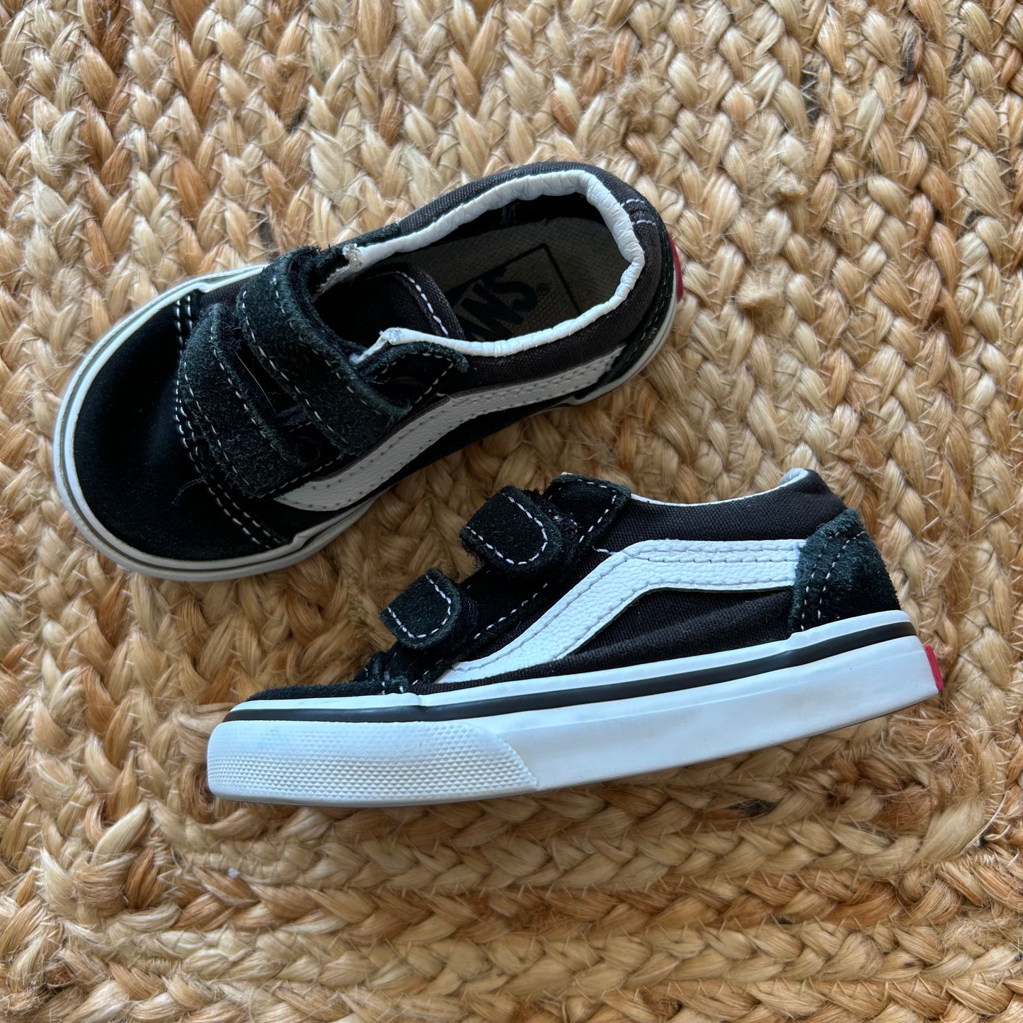 B&W Old Skool V Skate Sneakers