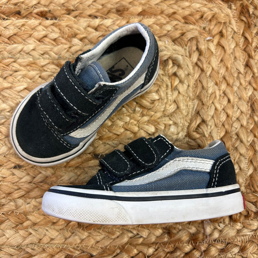 Blues V Skate Sneakers