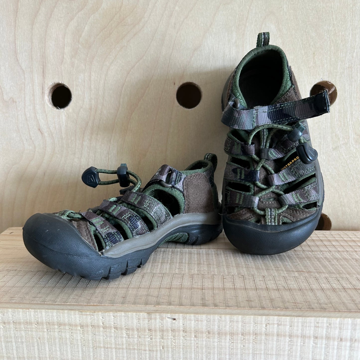 Grey & Green Seacamp Sandals