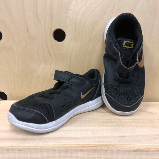 Black & Gold Flex Run Sneakers