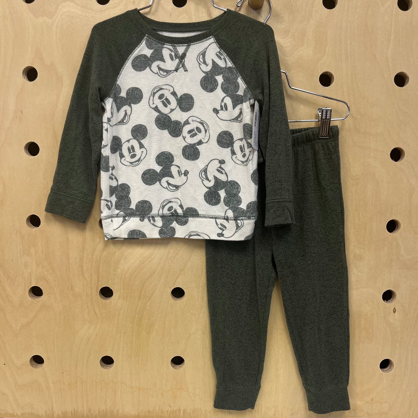 Green & White Soft Knit Outfit