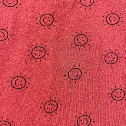Brick Smiley Sun Henley