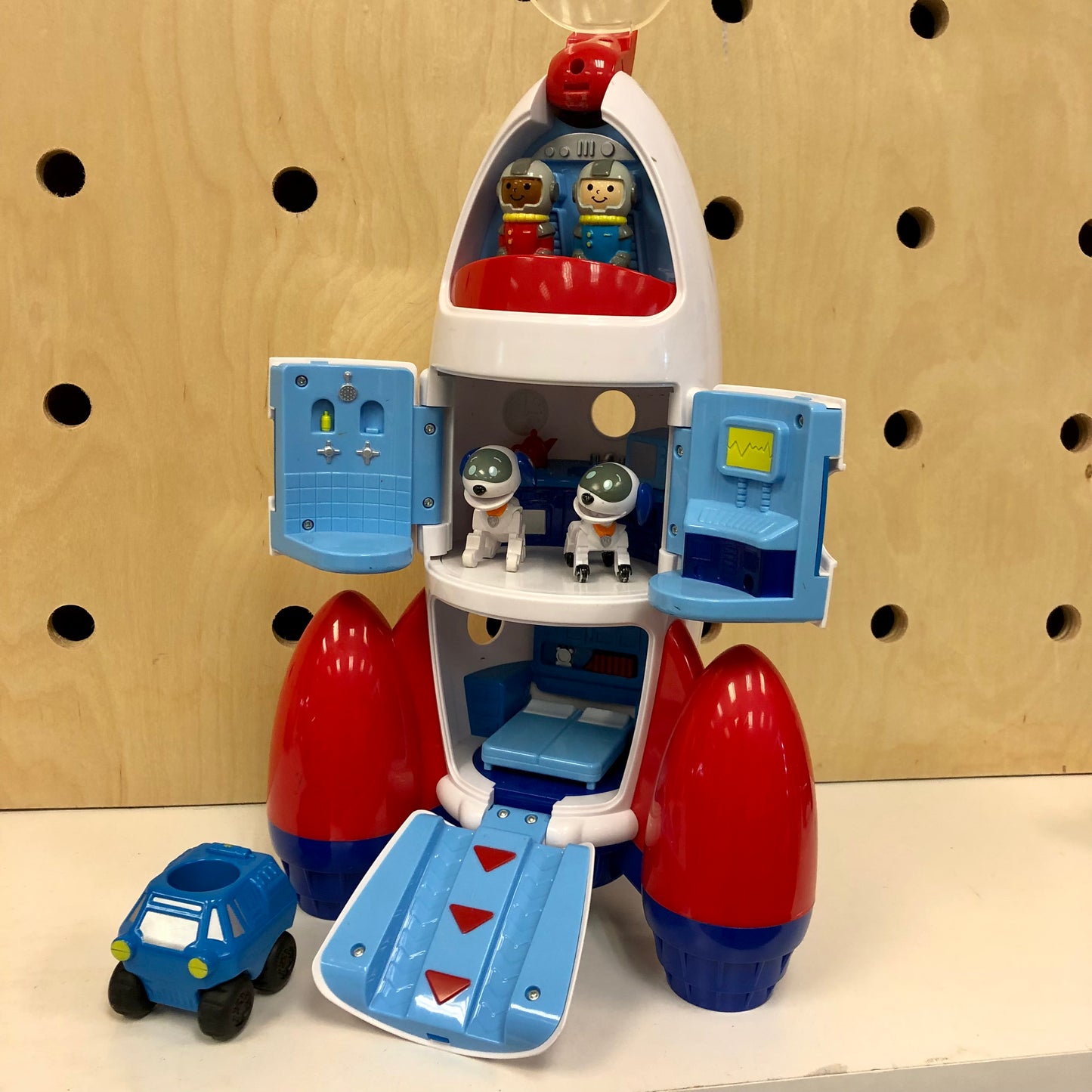 Play & Explore Rocket