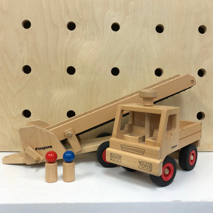 Wood Truck, Conveyer + People