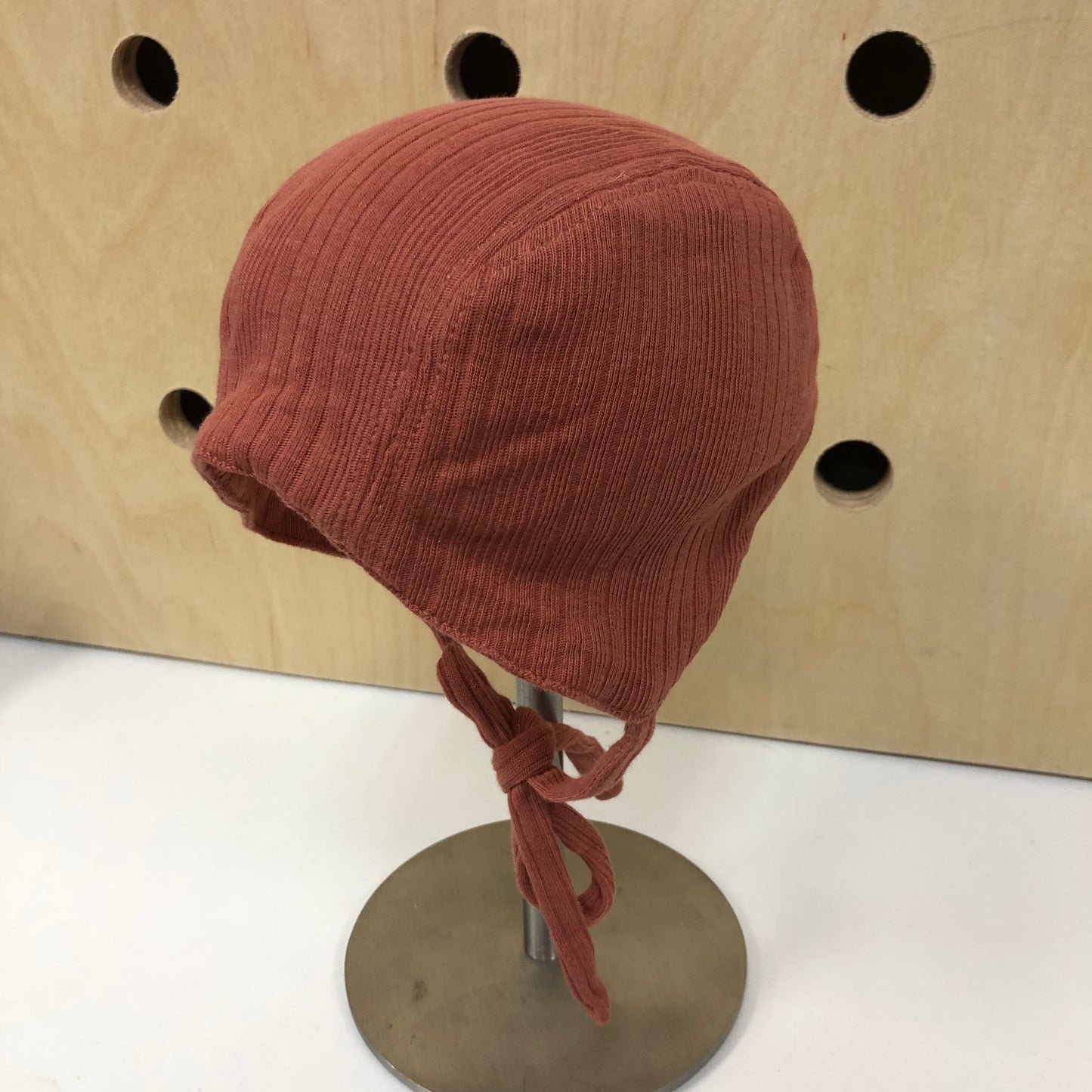 Rust Ribbed Bonnet