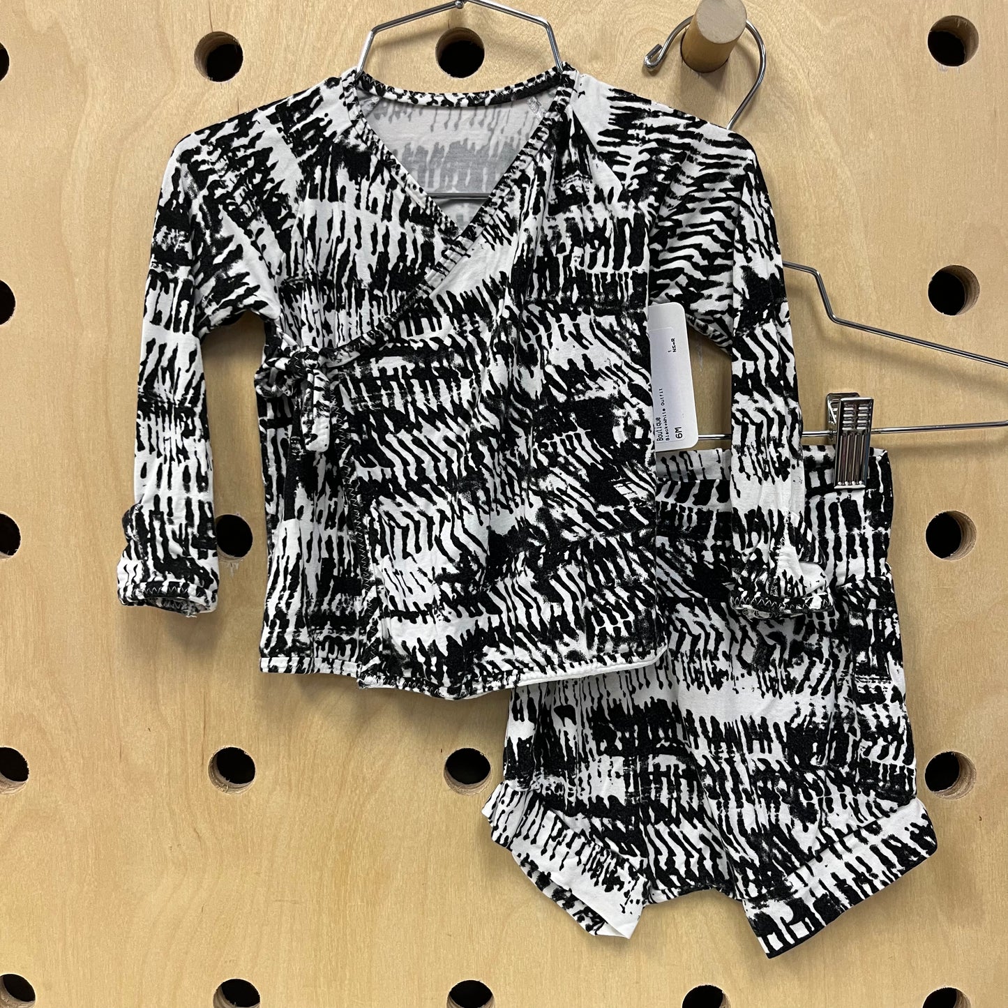 Black+White Outfit