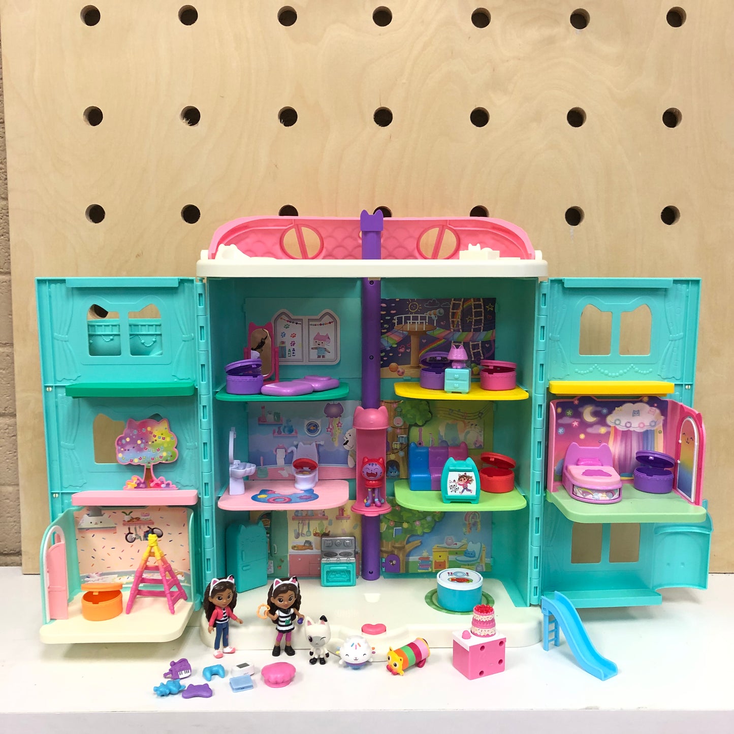 Gabby's Purrfect Dollhouse