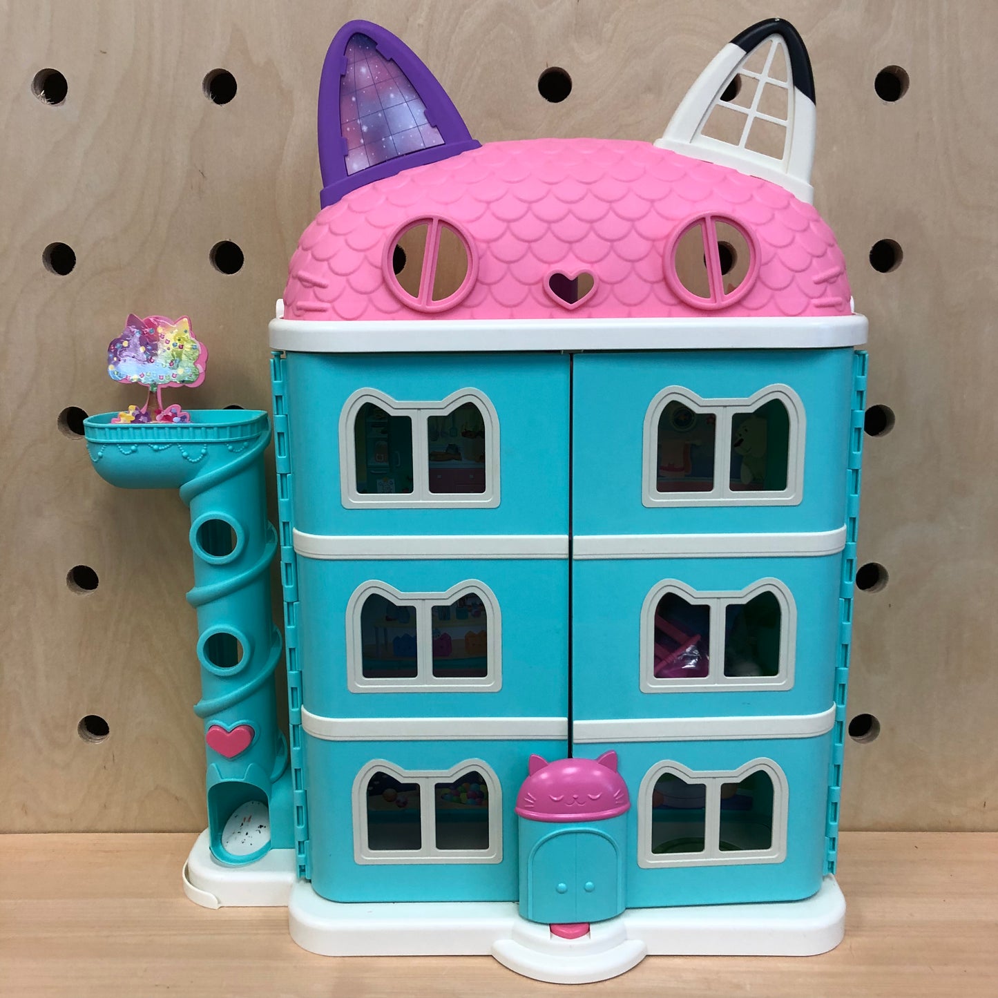 Gabby's  Purrrfect Dollhouse