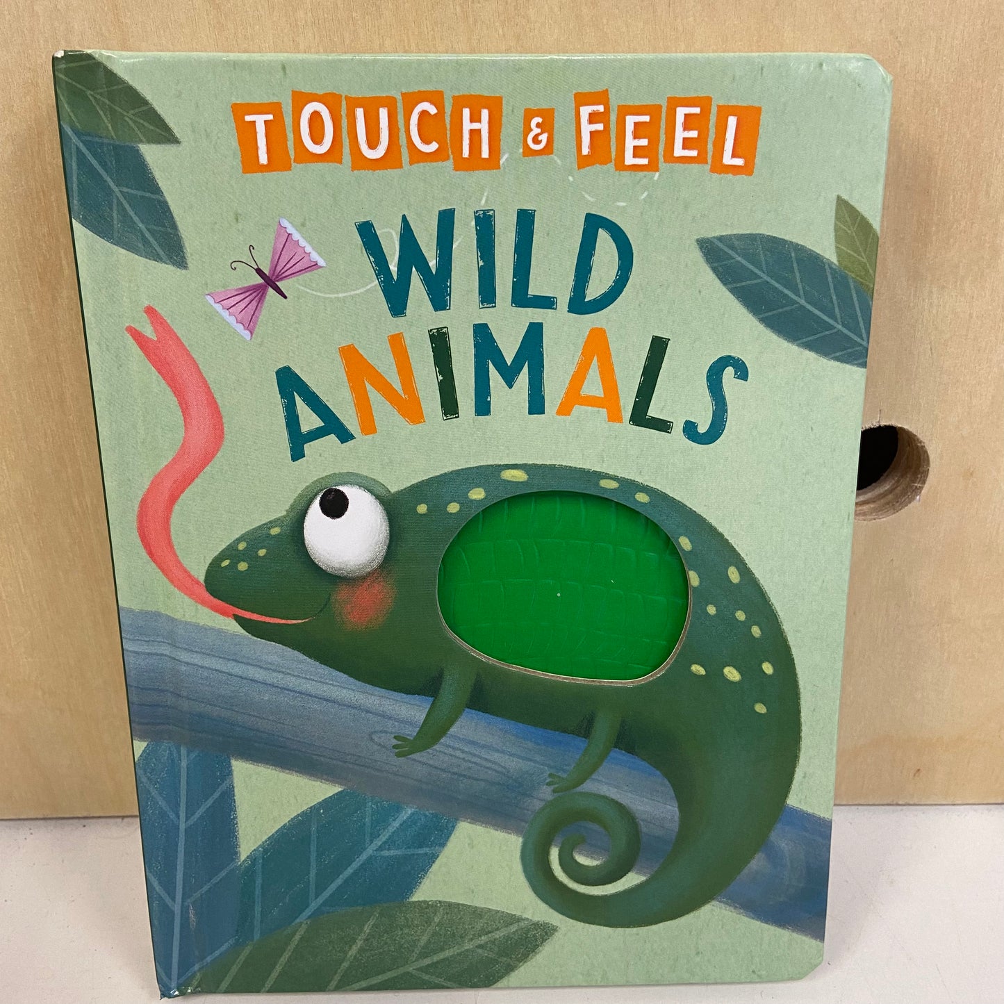 Touch & Feel Wild Animals