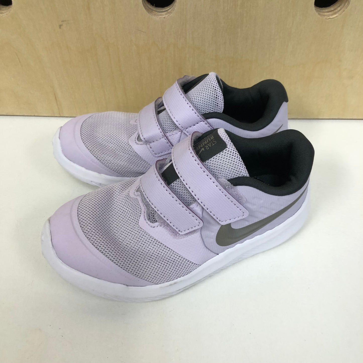 Lavender Star Runner Sneakers