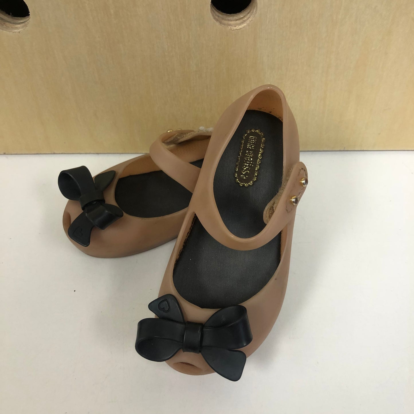 Pink + Black Bow Camapanas