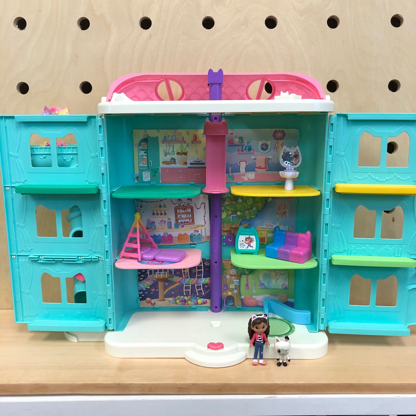 Gabby's  Purrrfect Dollhouse