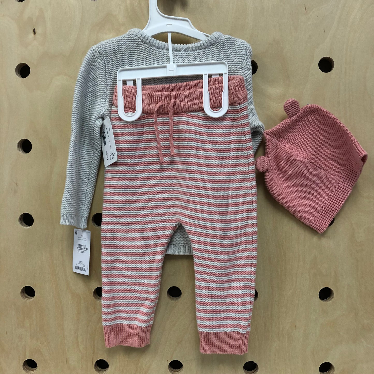 Peach + Oatmeal Knit Outfit NE