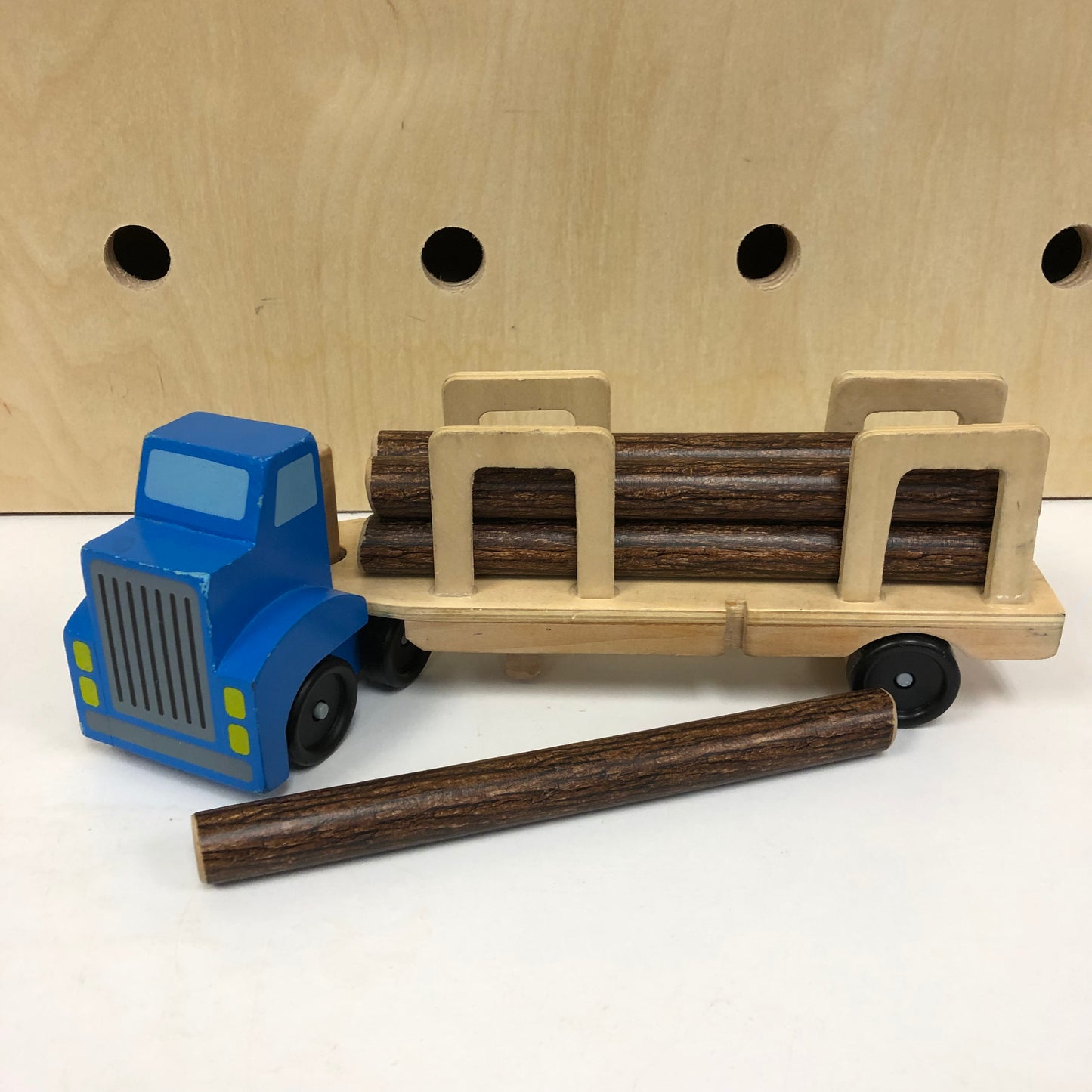 Wooden Log Carrier