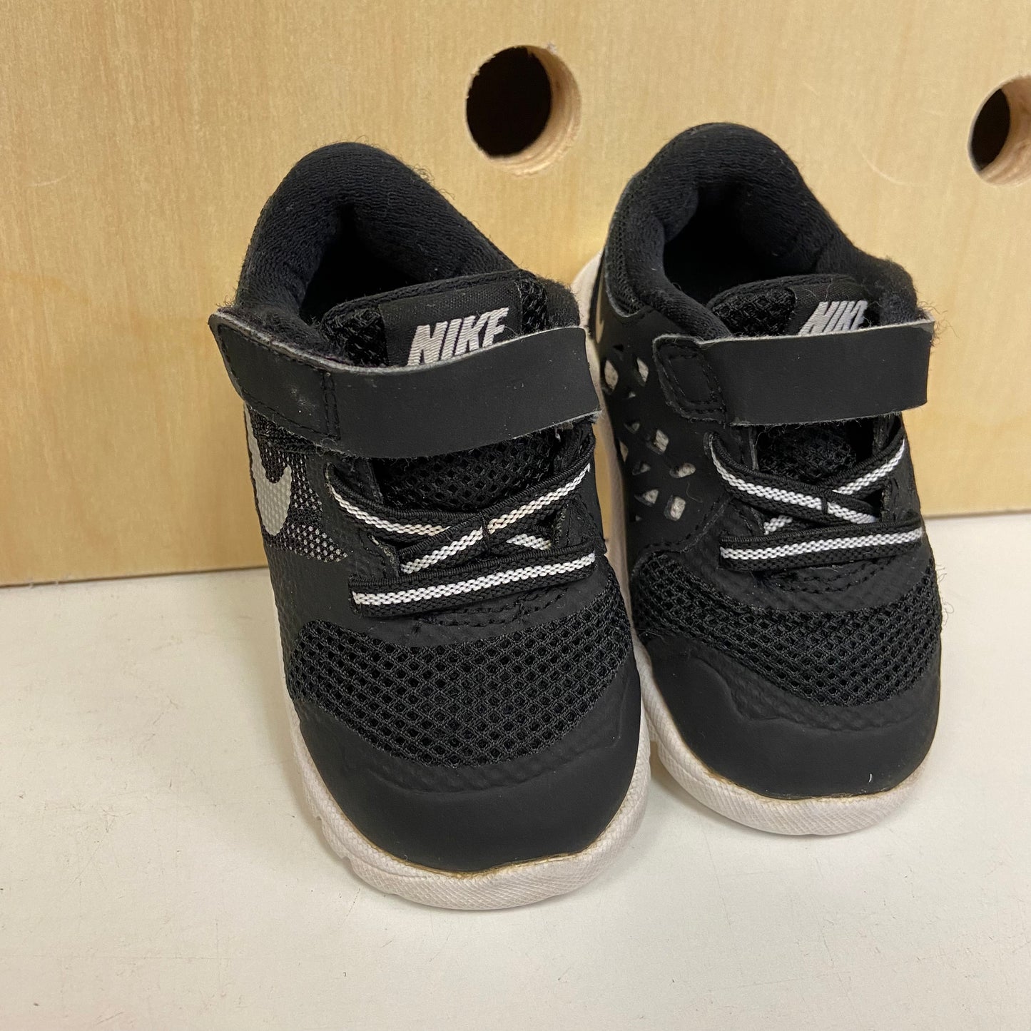 Black Flex Run Sneakers