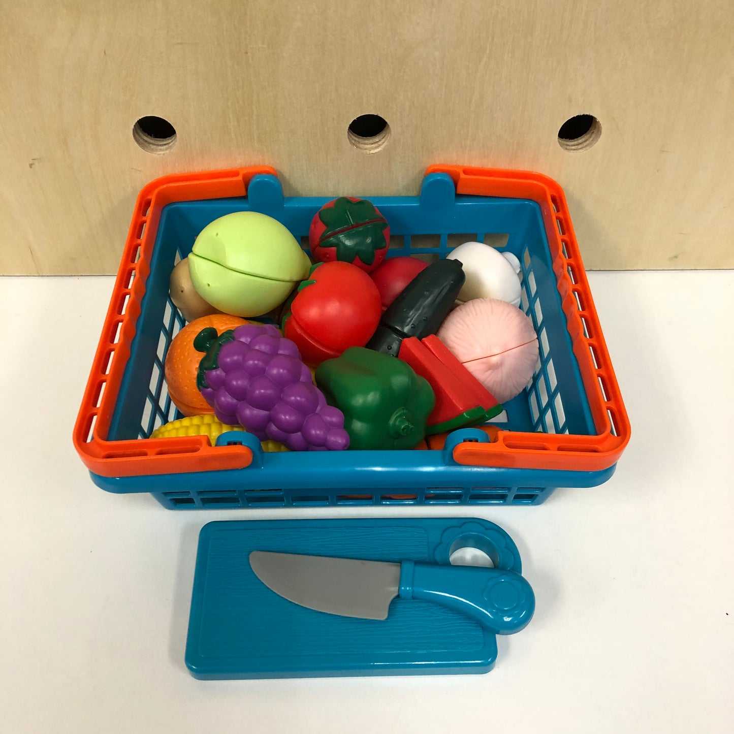 Fruit Basket + Cutting Board