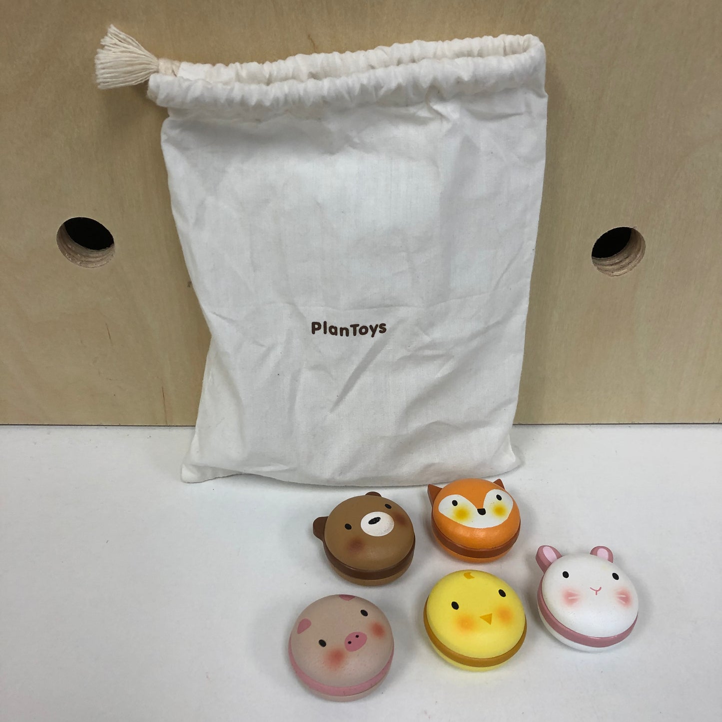 Wooden Farm Animal Macaroons