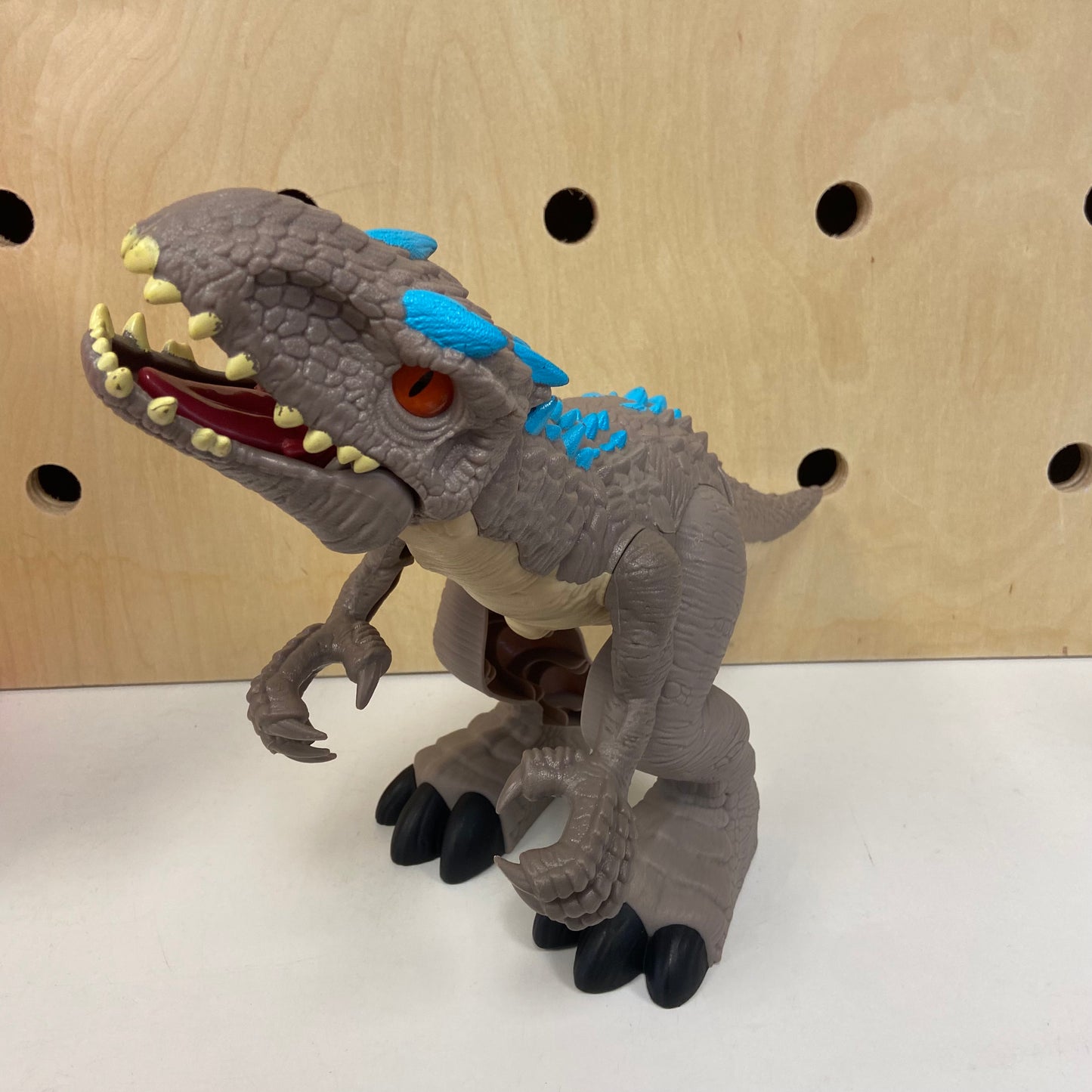 Thrashing Indominus Rex